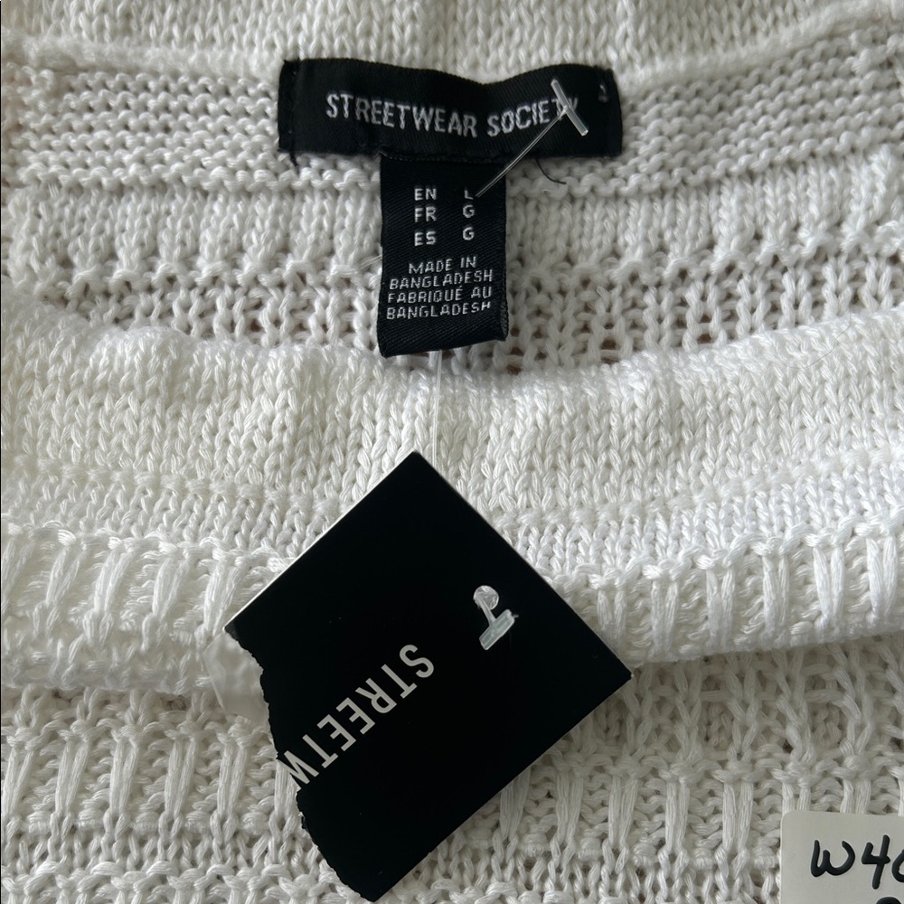 W40.   Streetwear Society White Crochet Knit Halter Top - Picture 2 of 3